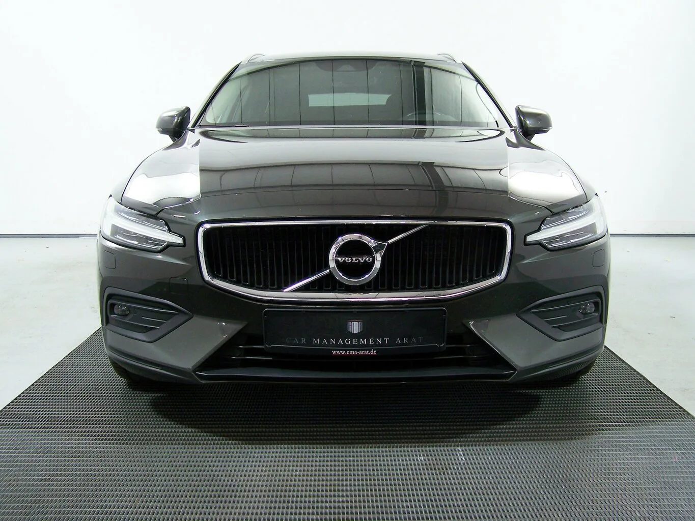 VOLVO V60 2.0 T4 Momentum Pro AUTOM HARM&K+LED+KAMERA... – Bild 2