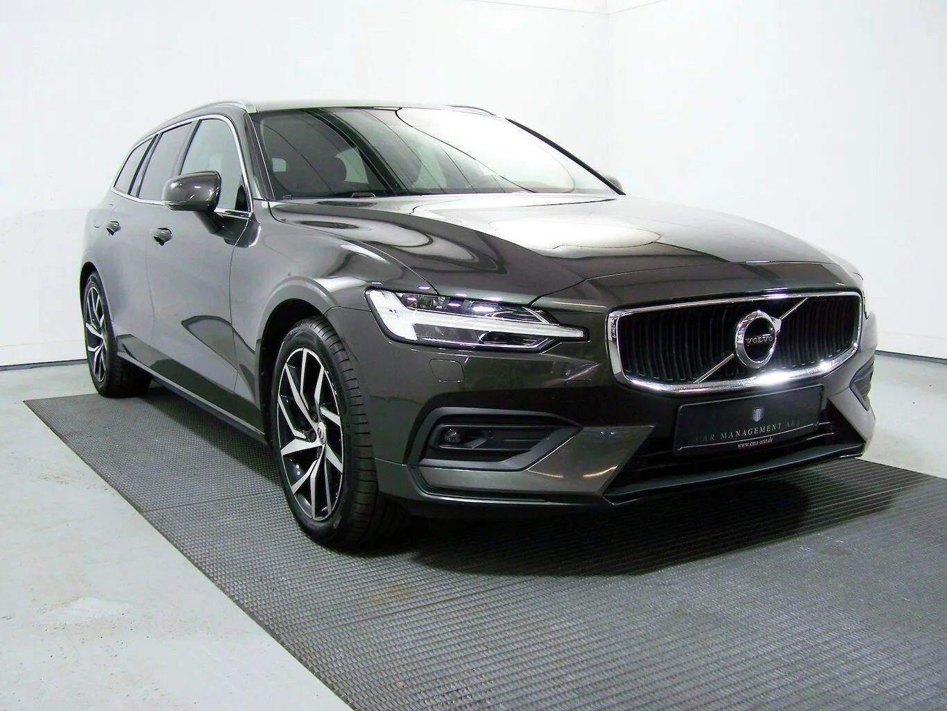 VOLVO V60 2.0 T4 Momentum Pro AUTOM HARM&K+LED+KAMERA... – Bild 3