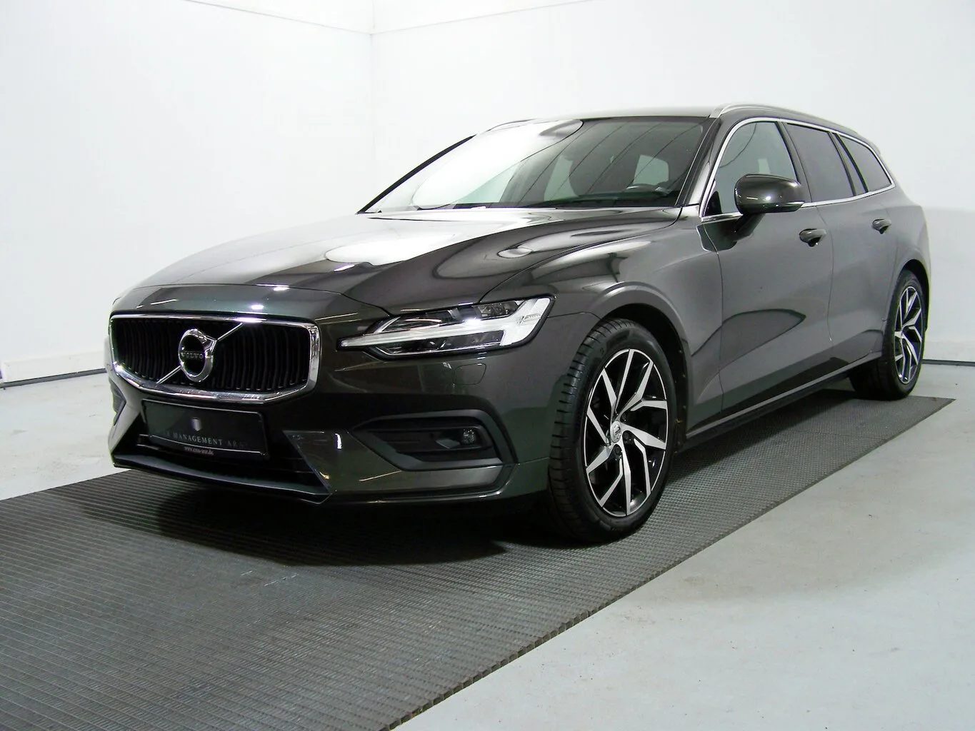 VOLVO V60 2.0 T4 Momentum Pro AUTOM HARM&K+LED+KAMERA... – Bild 4