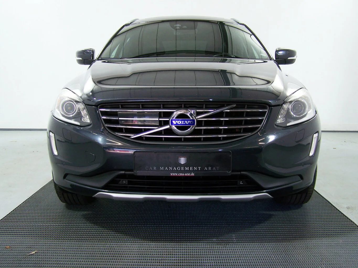 VOLVO XC60 D4 Summum PANO+LEDER+AMB+NAV+KAMER+ACC+PDC... – Bild 2