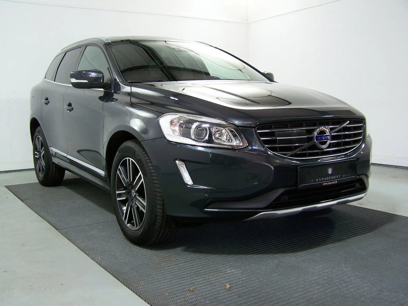 VOLVO XC60 D4 Summum PANO+LEDER+AMB+NAV+KAMER+ACC+PDC... – Bild 3