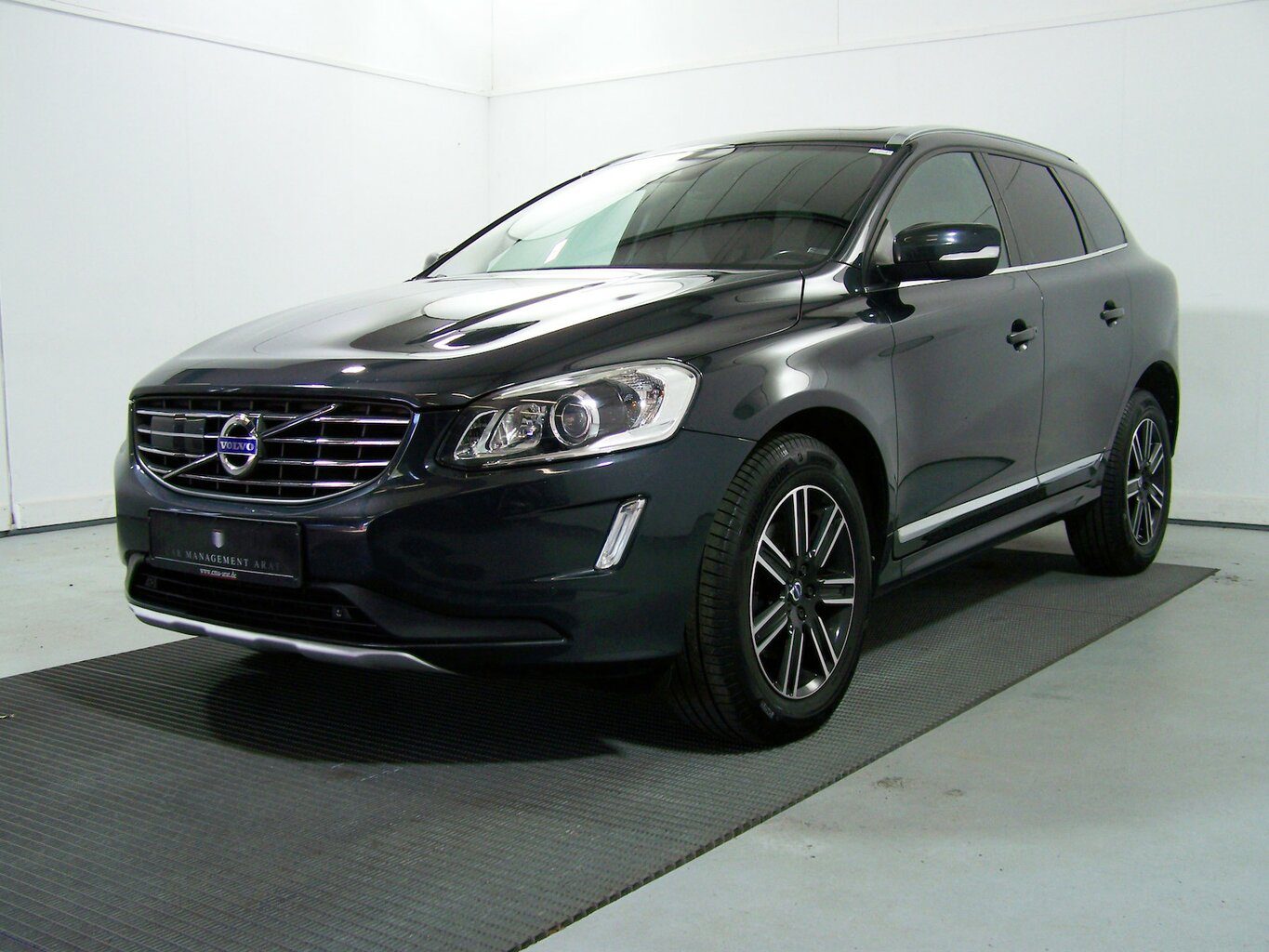 VOLVO XC60 D4 Summum PANO+LEDER+AMB+NAV+KAMER+ACC+PDC... – Bild 4