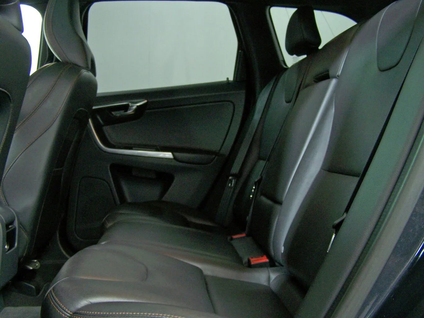 VOLVO XC60 D4 Summum PANO+LEDER+AMB+NAV+KAMER+ACC+PDC... – Bild 5