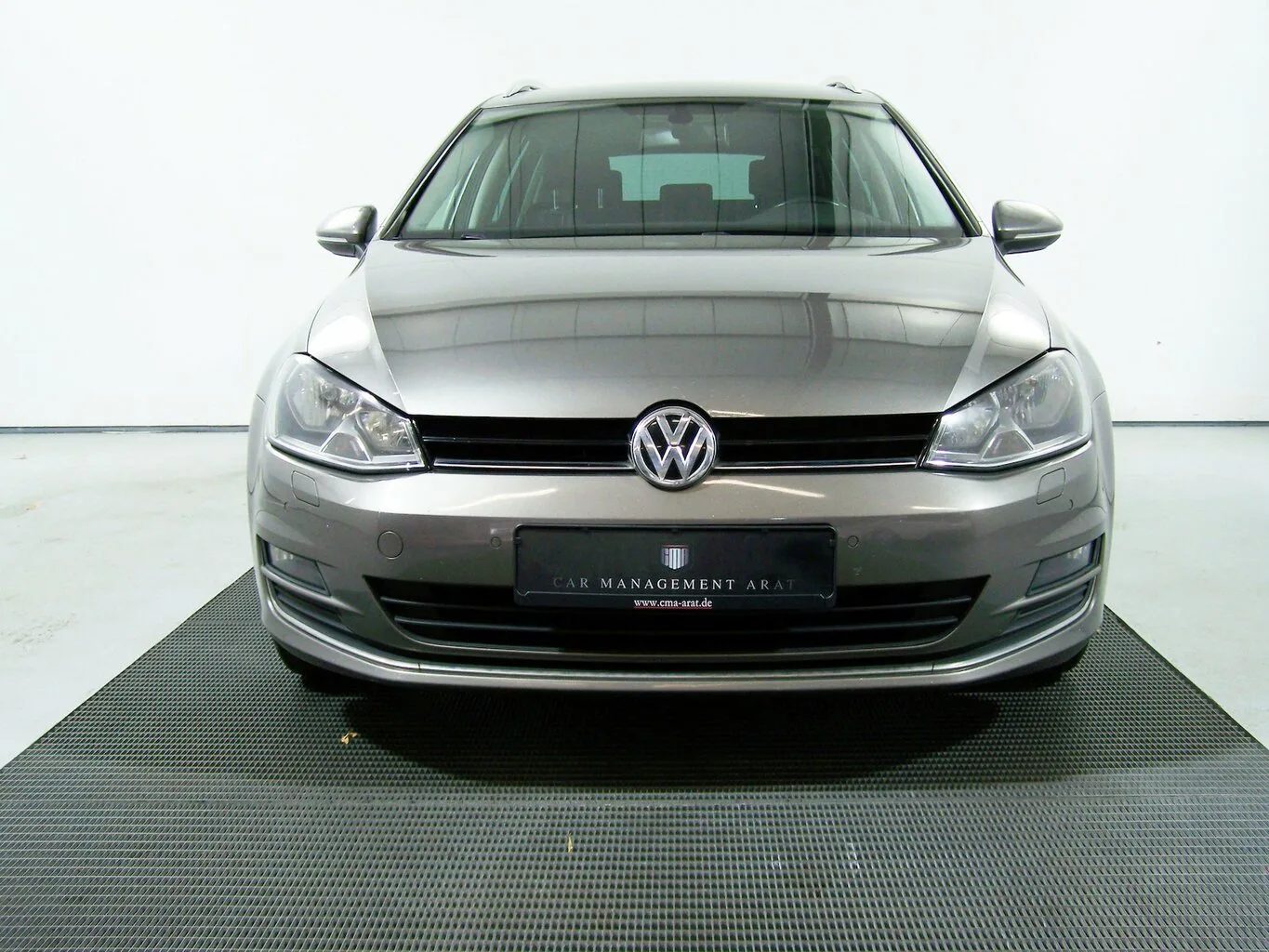 VW Golf Variant 1.4 TSI Lounge AUTOM NAV+KAM+SHZ... – Bild 2