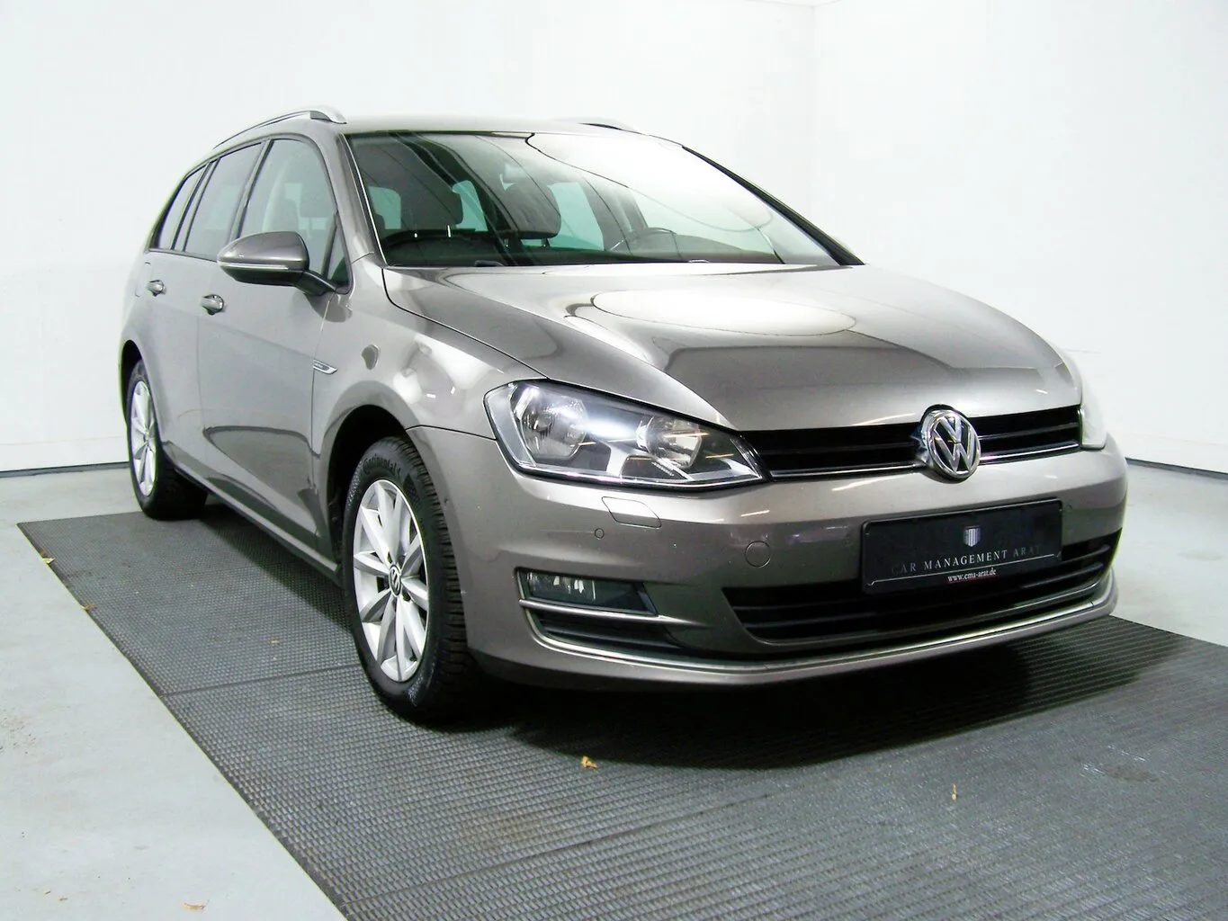 VW Golf Variant 1.4 TSI Lounge AUTOM NAV+KAM+SHZ... – Bild 3