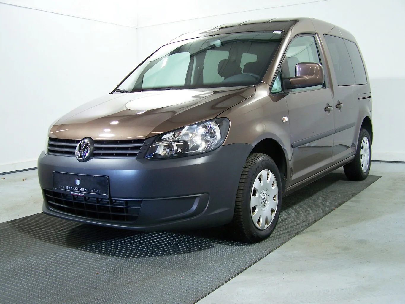 VW Caddy 1.6 TDI Trendline AUTOM+PDC+SHZ+TEM... – Bild 4