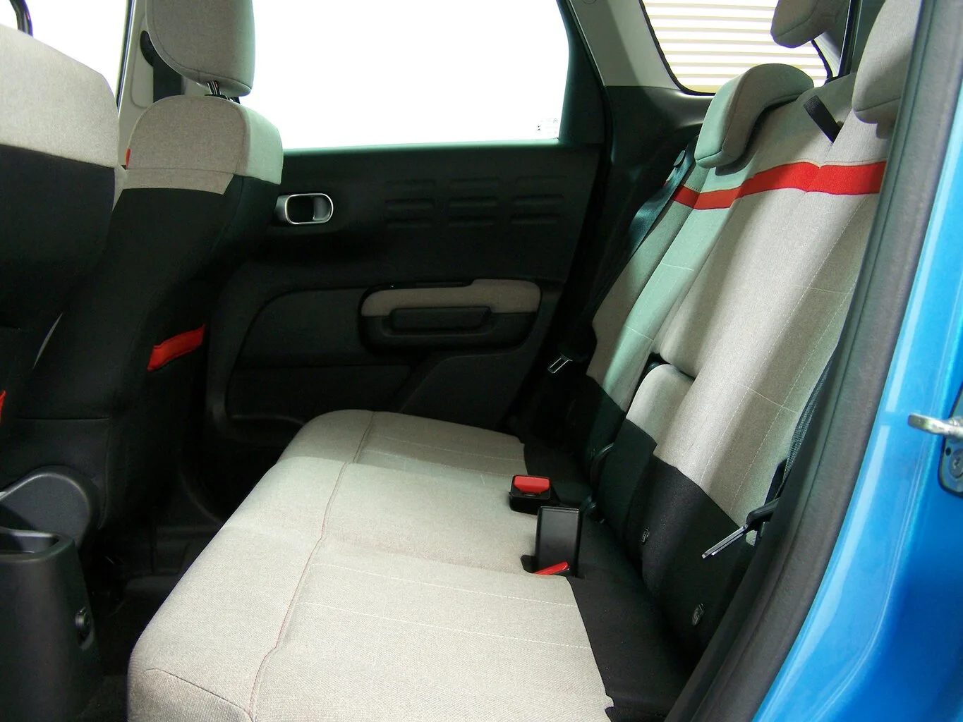 CITROEN C3 Aircross 1.2 PureTech 110 Shine NAV+PDC+CARPL... – Bild 5