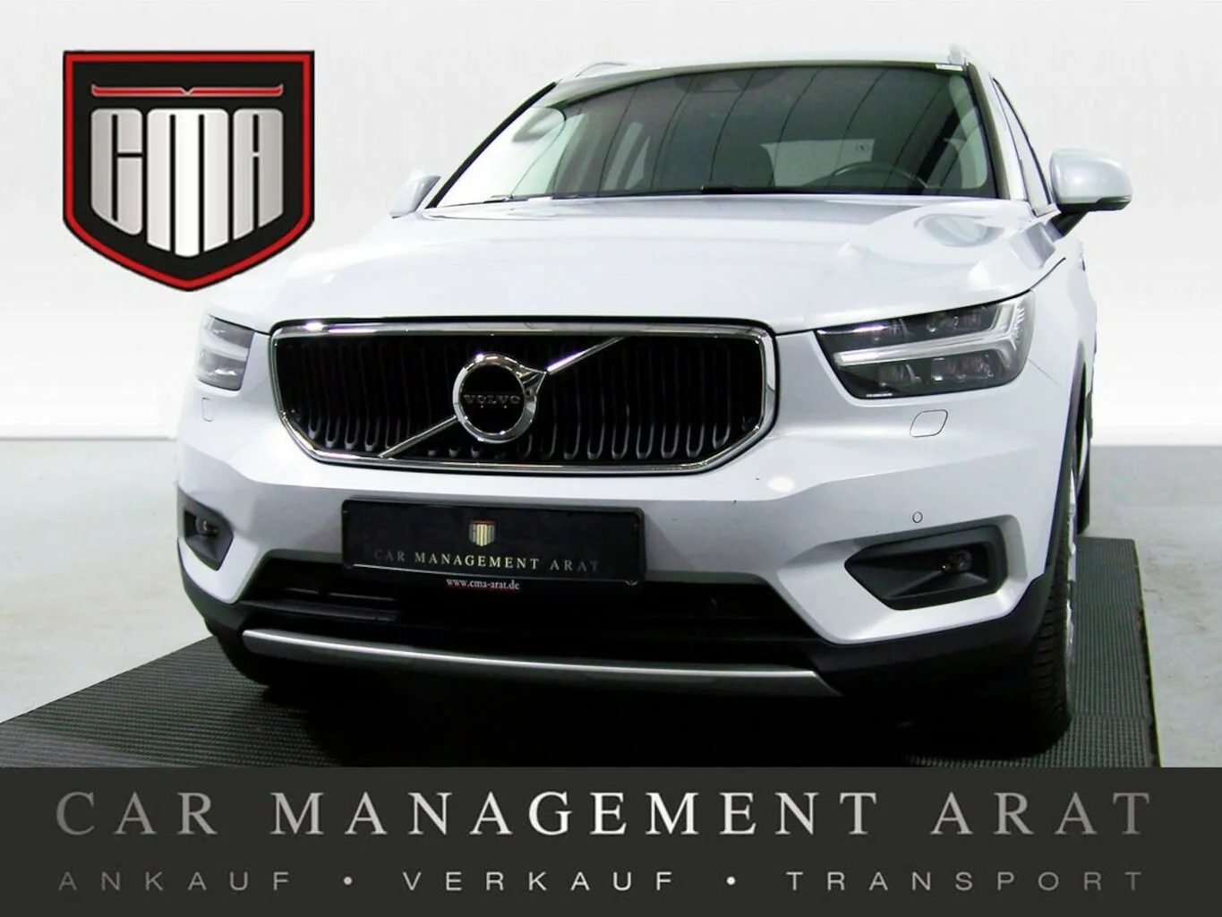 VOLVO XC40 T3 Momentum Pro AUTOM LED+NAV+AMBIE+R19+KAM...