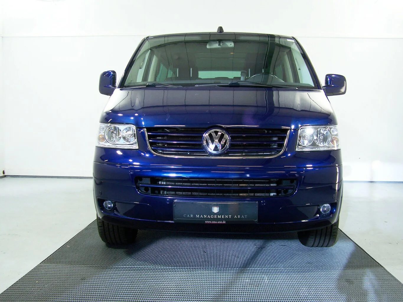 VW T5 Multivan 2.5 TDI Highline AUTOM 7-SITZ+NAV... – Bild 2