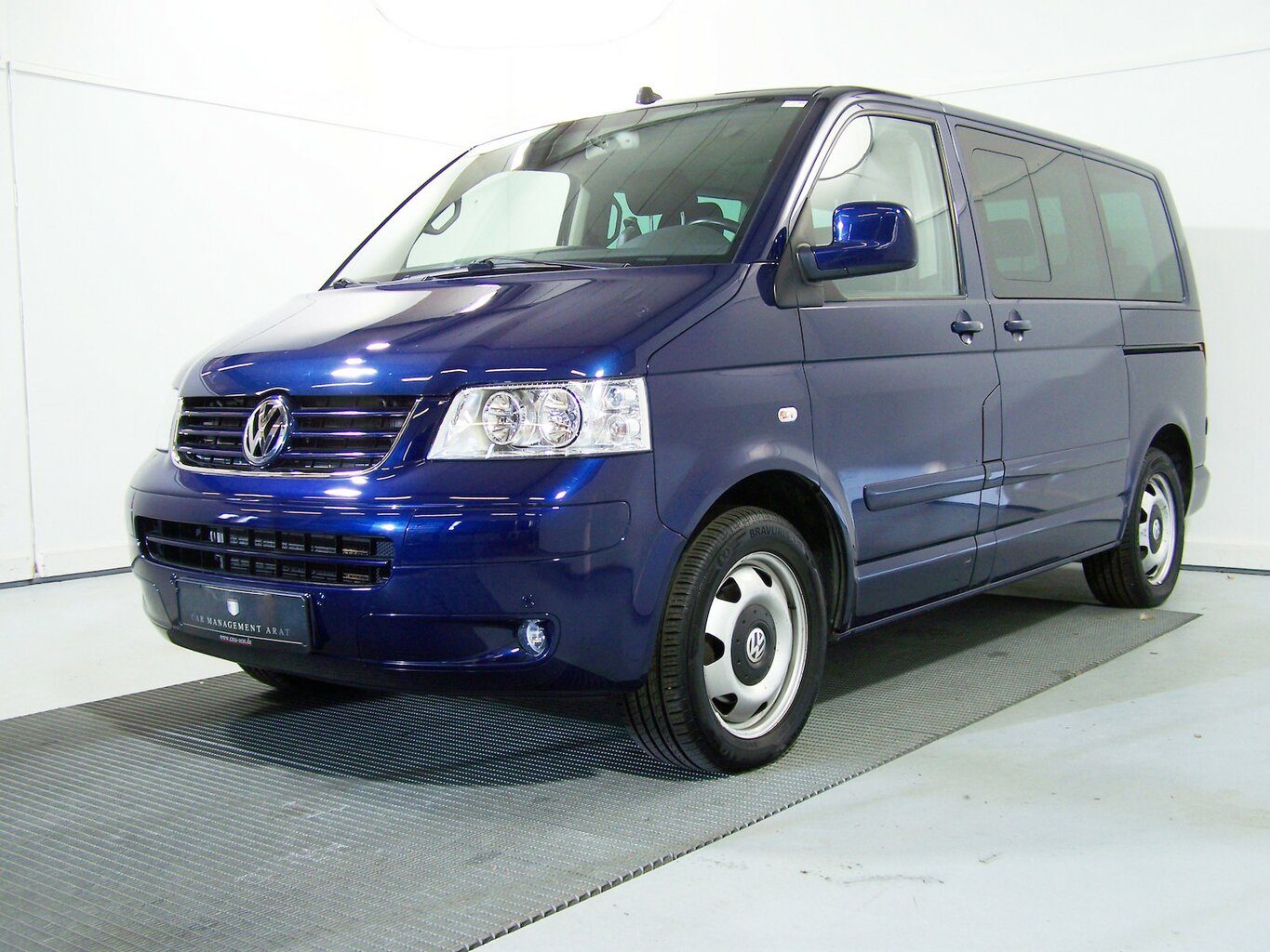 VW T5 Multivan 2.5 TDI Highline AUTOM 7-SITZ+NAV... – Bild 4