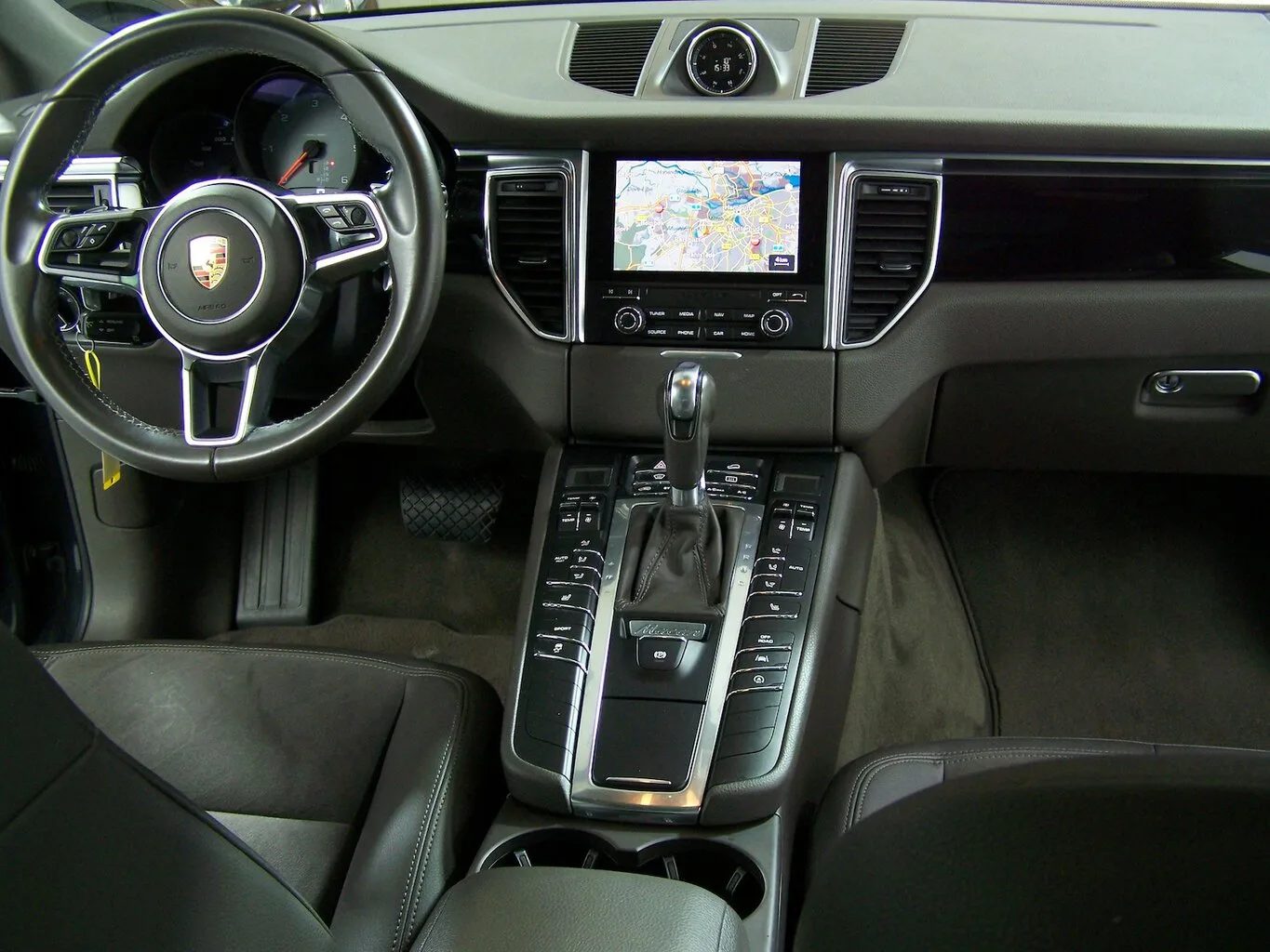 PORSCHE Macan S Diesel PANORAMA+NAVI+PTS+XEN+R19... – Bild 4