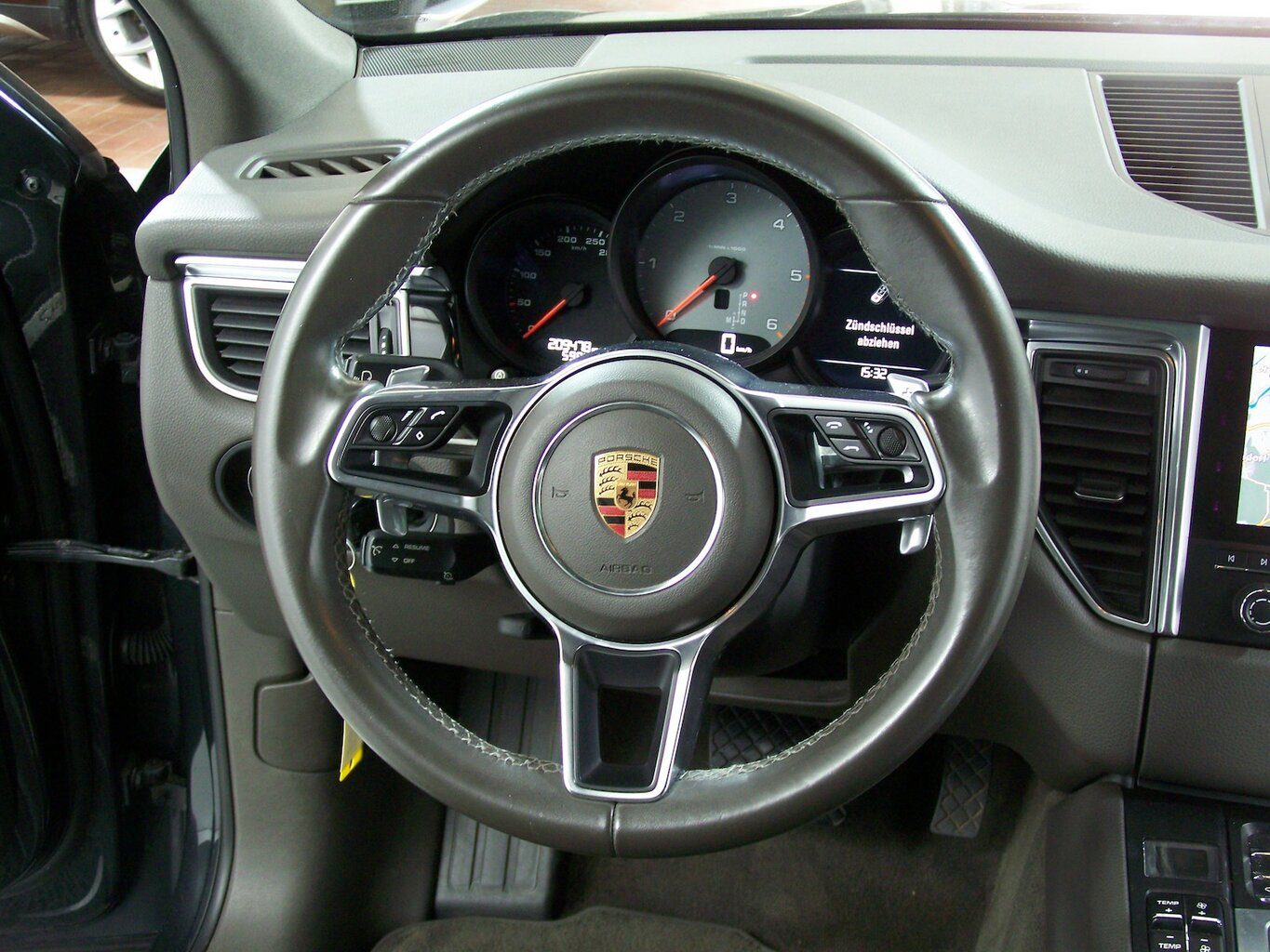 PORSCHE Macan S Diesel PANORAMA+NAVI+PTS+XEN+R19... – Bild 5
