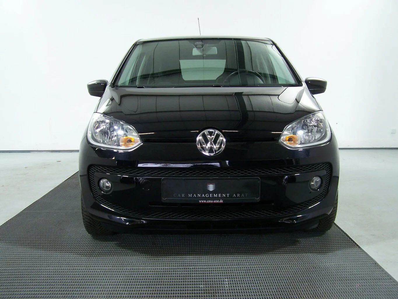 VW up! high AUTOM PANO+NAV+PDC+STH+LEDER+SPORT-PAK... – Bild 2