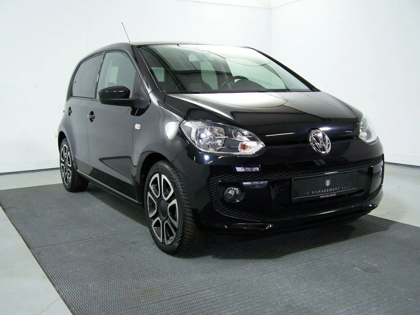 VW up! high AUTOM PANO+NAV+PDC+STH+LEDER+SPORT-PAK... – Bild 3