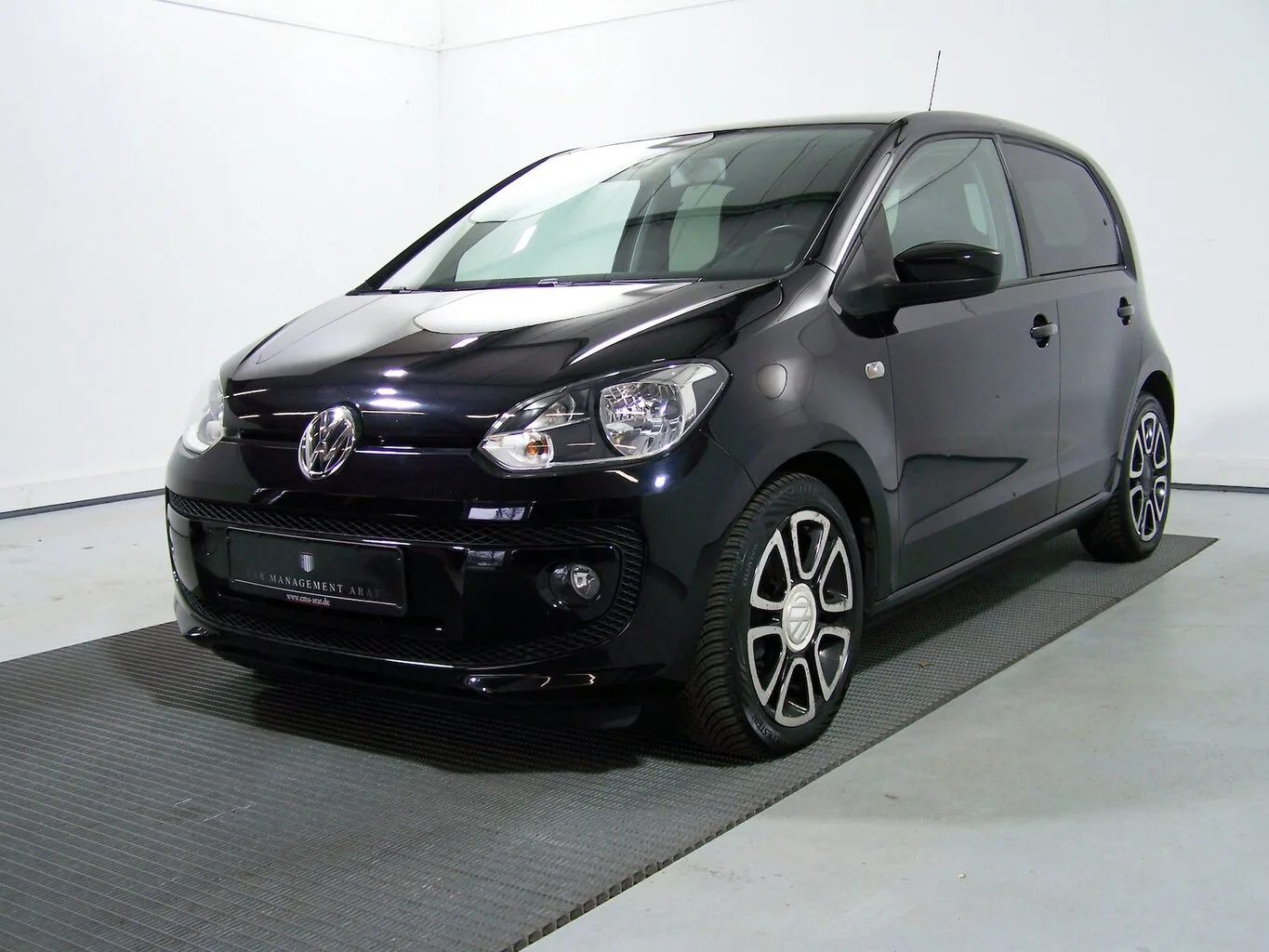 VW up! high AUTOM PANO+NAV+PDC+STH+LEDER+SPORT-PAK... – Bild 4