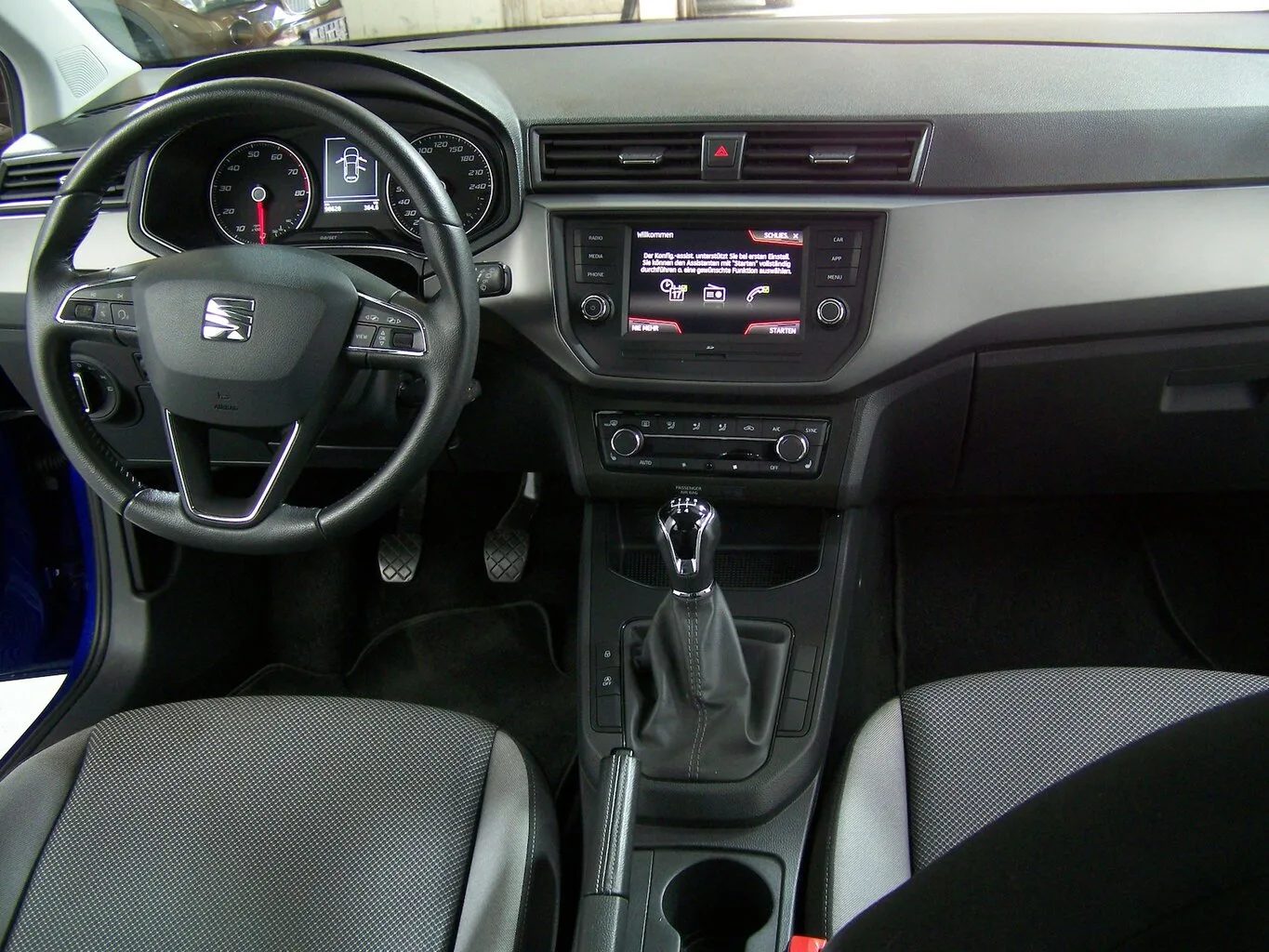 SEAT Ibiza 1.0 TSI Style CARPLAY+SITZH+PDC+KLIMAA... – Bild 4