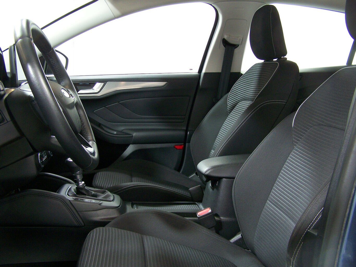FORD Focus Fliessheck 1.0 EcoBoost Titanium NAVI+PDC... – Bild 5