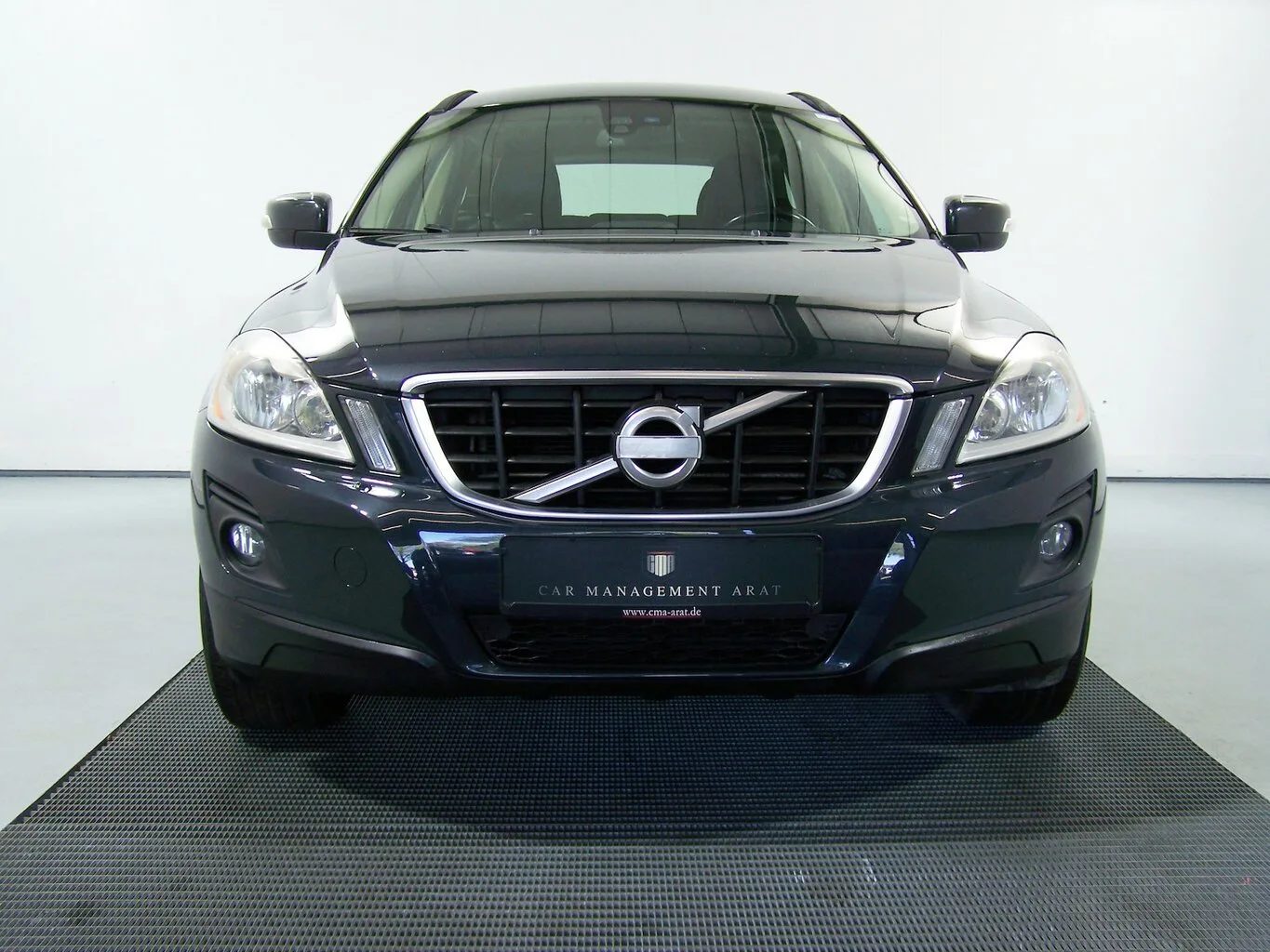 VOLVO XC60 D5 Momentum Autom NAVI+LEDER+PDC... – Bild 2
