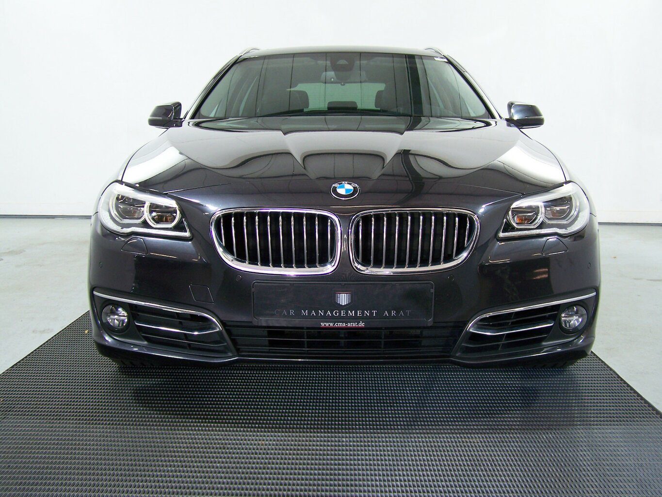 BMW 530 530d Touring xDrive Luxury HARMAN&K+PANORAM+LED... – Bild 2