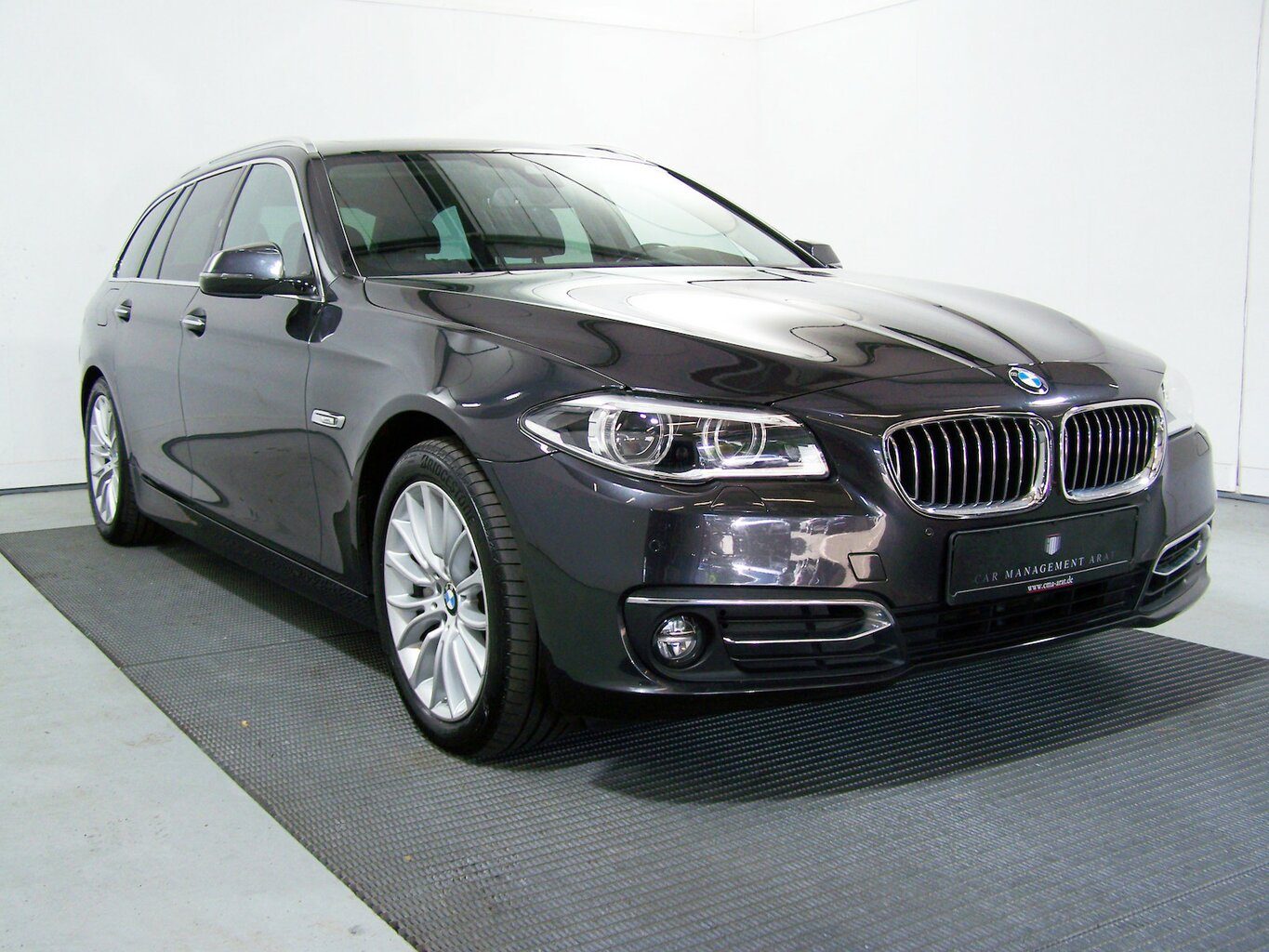 BMW 530 530d Touring xDrive Luxury HARMAN&K+PANORAM+LED... – Bild 3