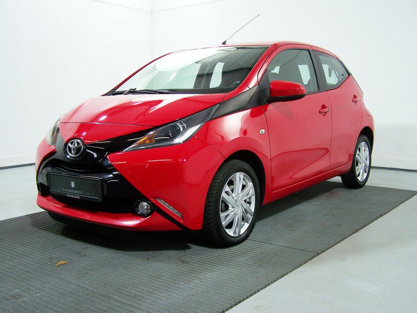 TOYOTA Aygo x-play 1.0 VVT-i Touch KAMERA+TEMP+KLIMAAUT... – Bild 4