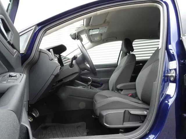 VW Golf VIII 1.5 TSI Active Navi/Klima/LED Sitzhzg. – Bild 6