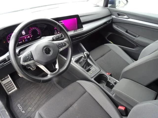 VW Golf VIII 1.5 TSI Active Navi/Klima/LED Sitzhzg. – Bild 7