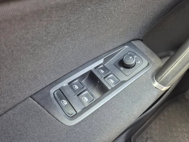 VW Touran Active 7-Sitzer, Navi Klima/Park-Assist. – Bild 8