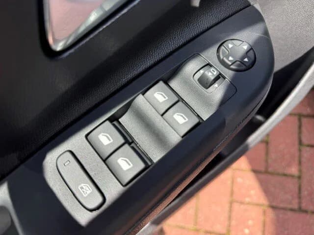 OPEL Corsa MHEV GS Autom. – Bild 7