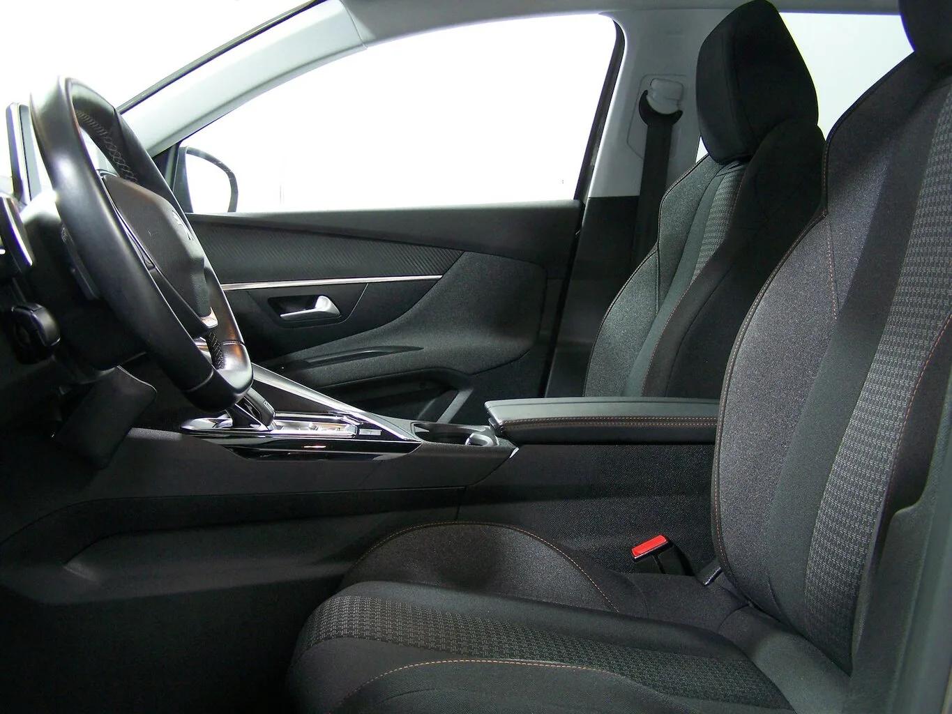 PEUGEOT 3008 1.2 PureTech 130 Active AUTOM NAV+180°+PDC... – Bild 7