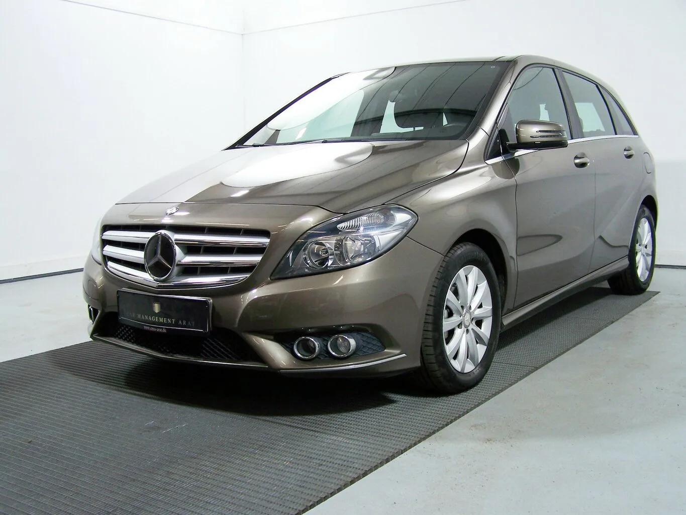 MERCEDES-BENZ B 180 AUTOM PANORAMA+NAVI+PDC+SITZH... – Bild 4