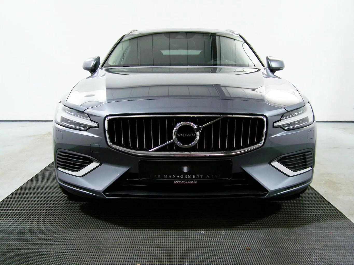 VOLVO V60 T6 Twin Recharge PHEV Inscription AWD PANO... – Bild 2