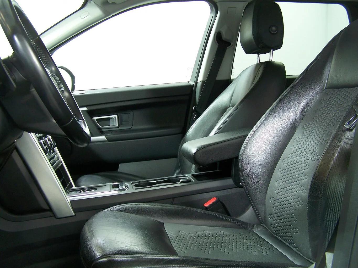 LAND ROVER Discovery Sport 2.0 TD4 SE 4x4 AUTOM 1.HAND+NAVI... – Bild 6