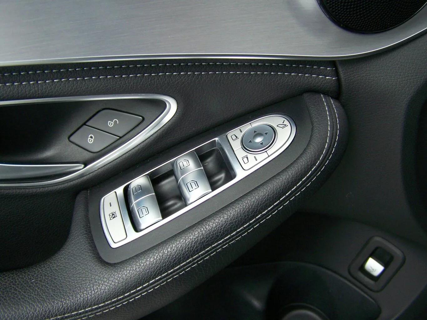 MERCEDES-BENZ C 180 T Avantgarde AUTOM AMBIENT+NAV+PDC+LED+... – Bild 7