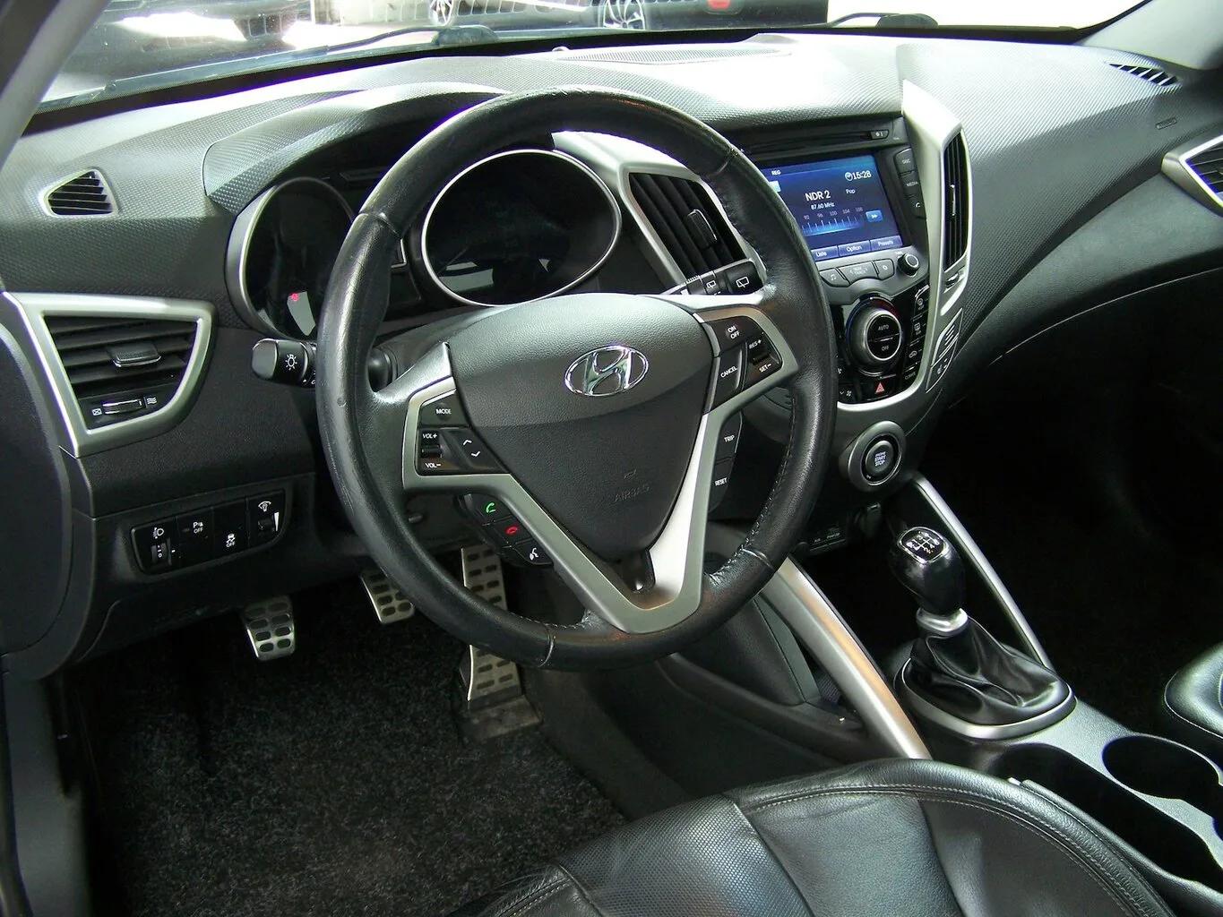 HYUNDAI Veloster 1.6 GDI Premium PANORAM+PDC+LEDER... – Bild 7