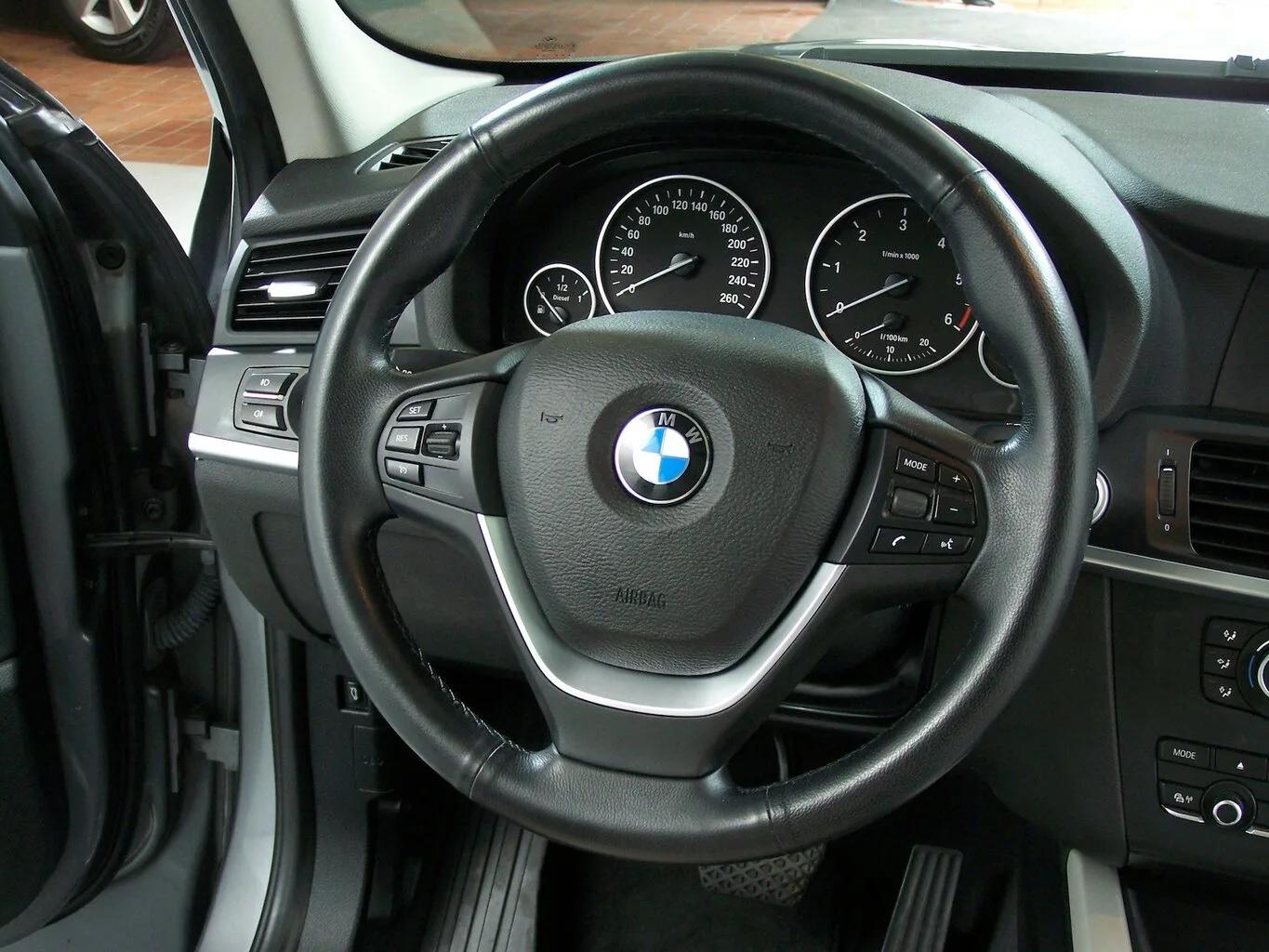 BMW X3 xDrive 20 d AUT PANORAM+BI-XEN+LEDER+ACC+SHZ... – Bild 8