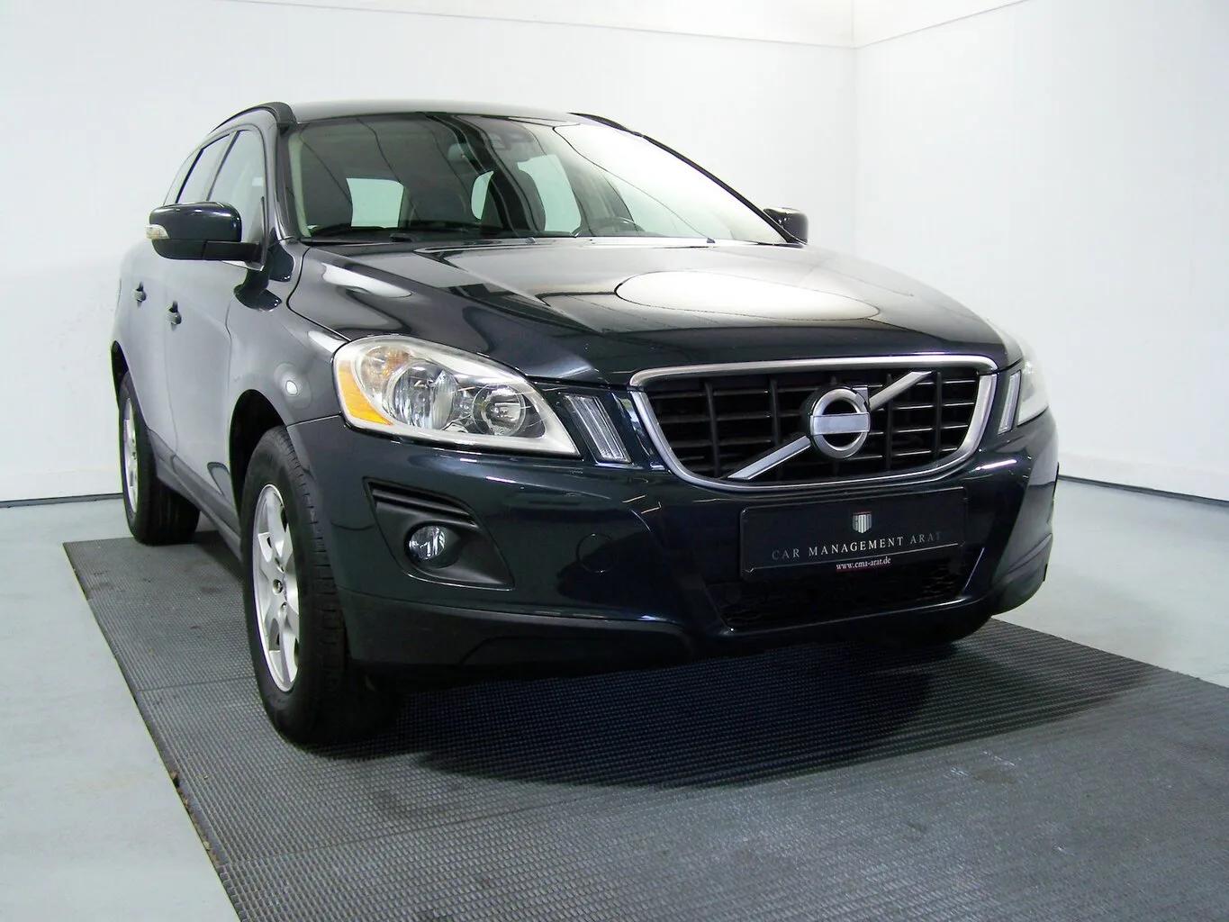 VOLVO XC60 D5 Momentum Autom NAVI+LEDER+PDC... – Bild 3